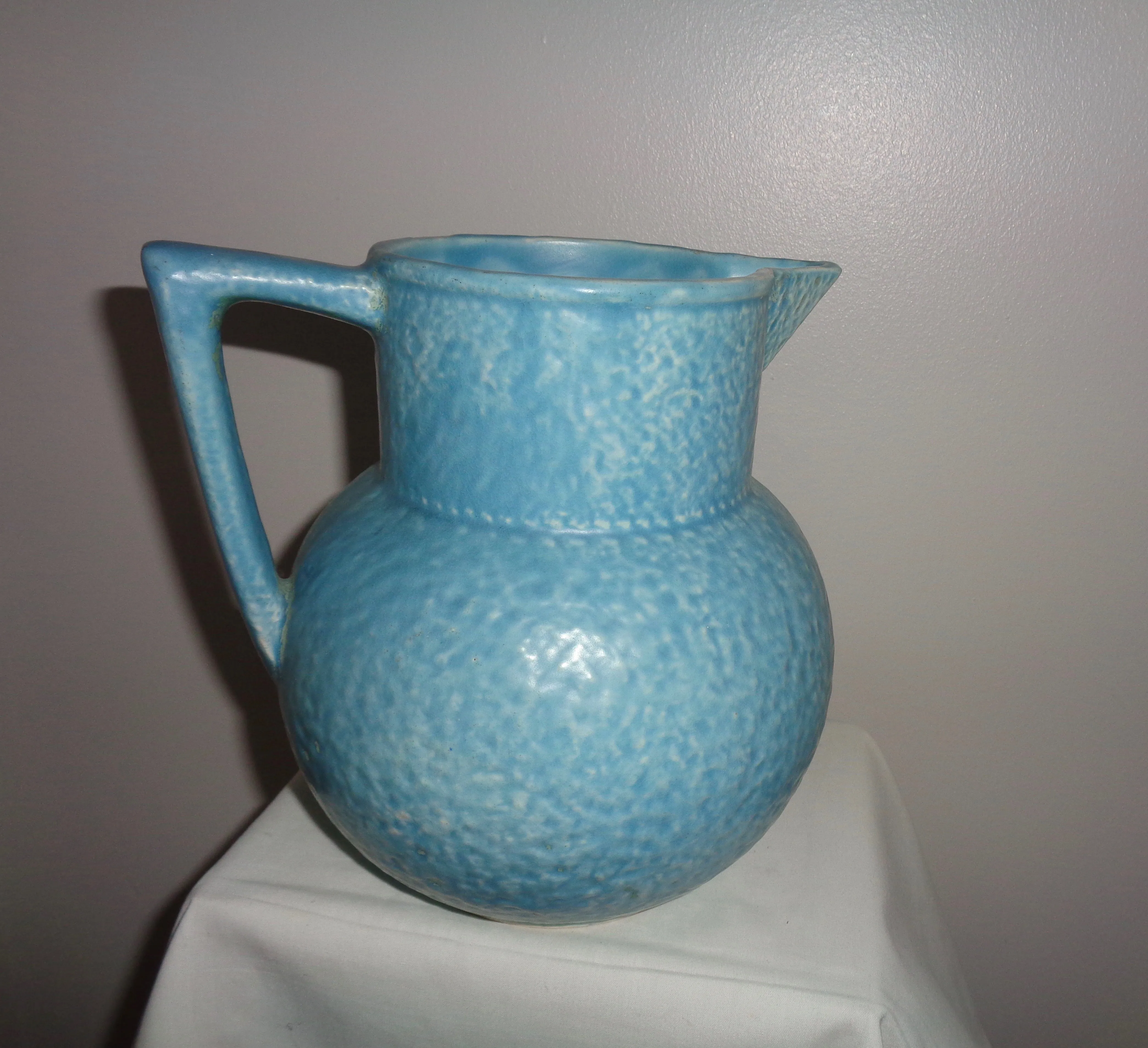 1940s Kensington Ware Blue Classic Model 24 Jug