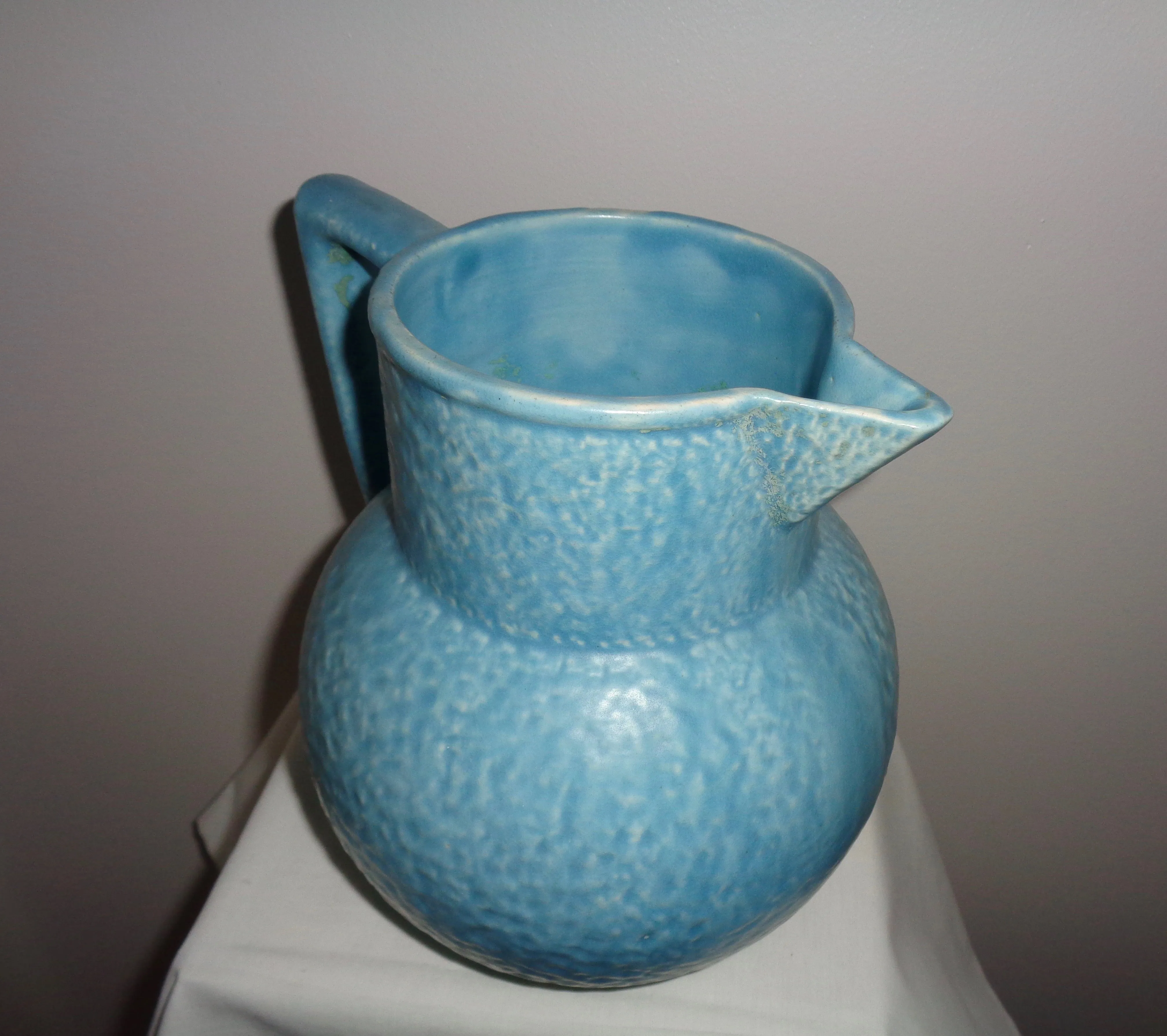 1940s Kensington Ware Blue Classic Model 24 Jug