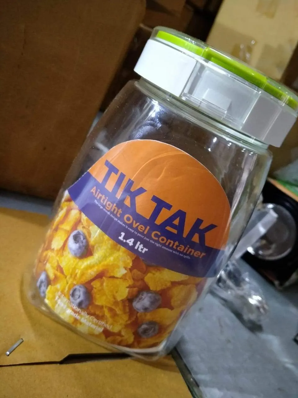 735 TIK Tak Plastic Airtight Ovel 1.4 Litre Containers