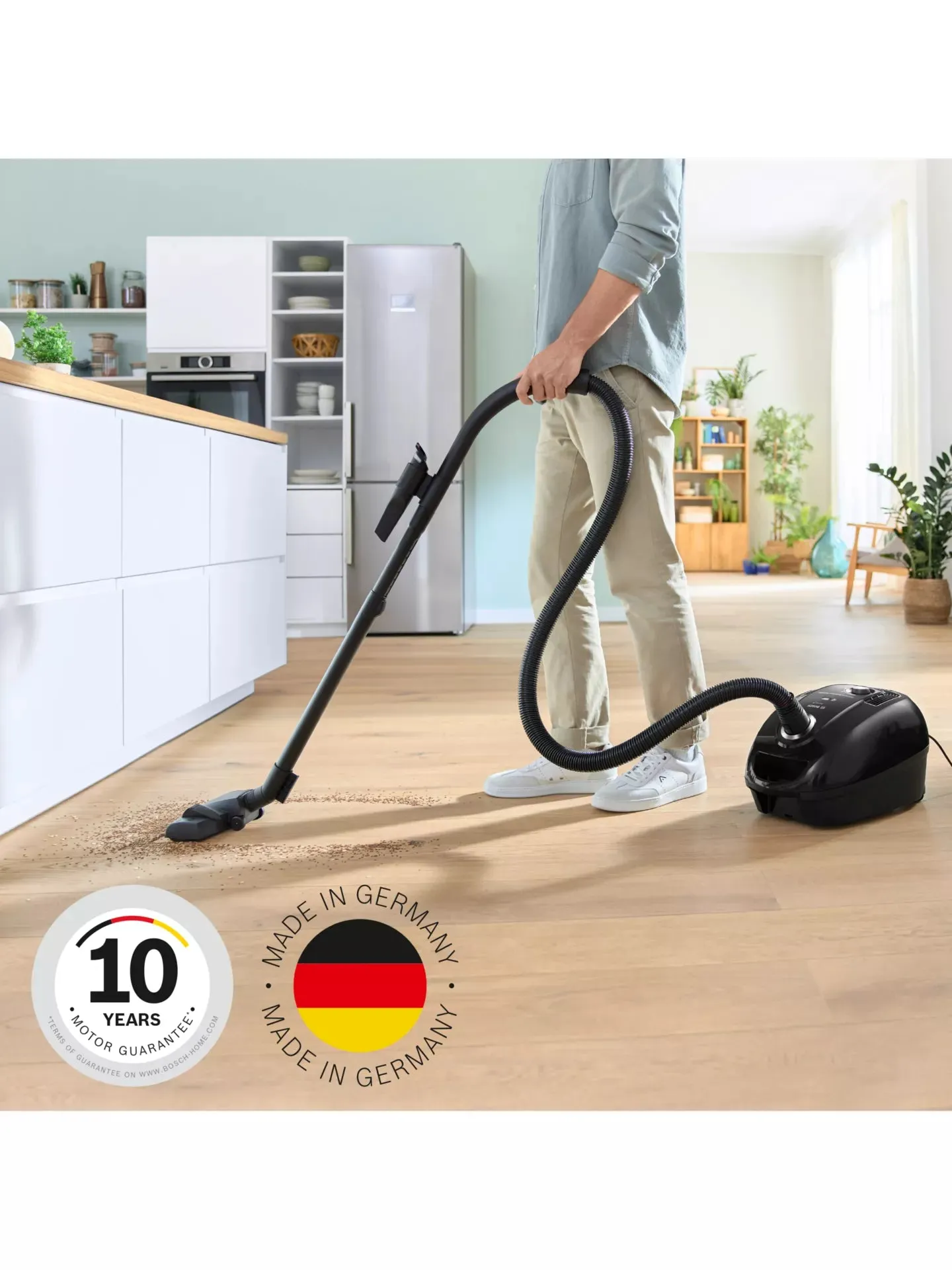 Bosch BGL38BA3GB Serie 4 ProEco 850W Bagged Cylinder Vacuum Cleaner - Black