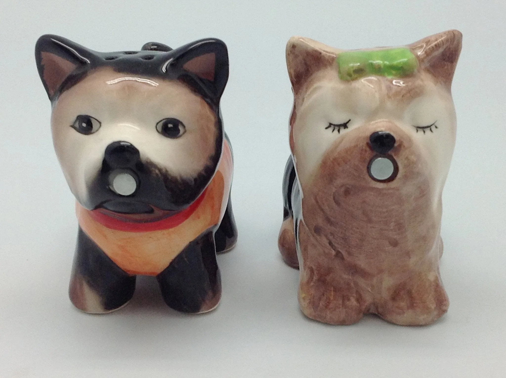 Ceramic Salt & Pepper Set Magnetic Dogs