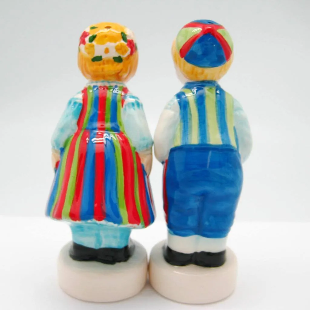 Collectible Magnetic Salt and Pepper Shakers Finnish