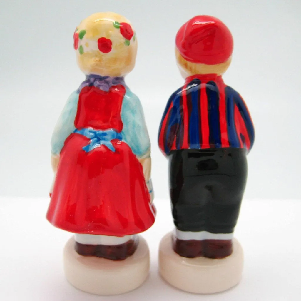 Cute Salt and Pepper Shakers Scandinavian Standing Couple