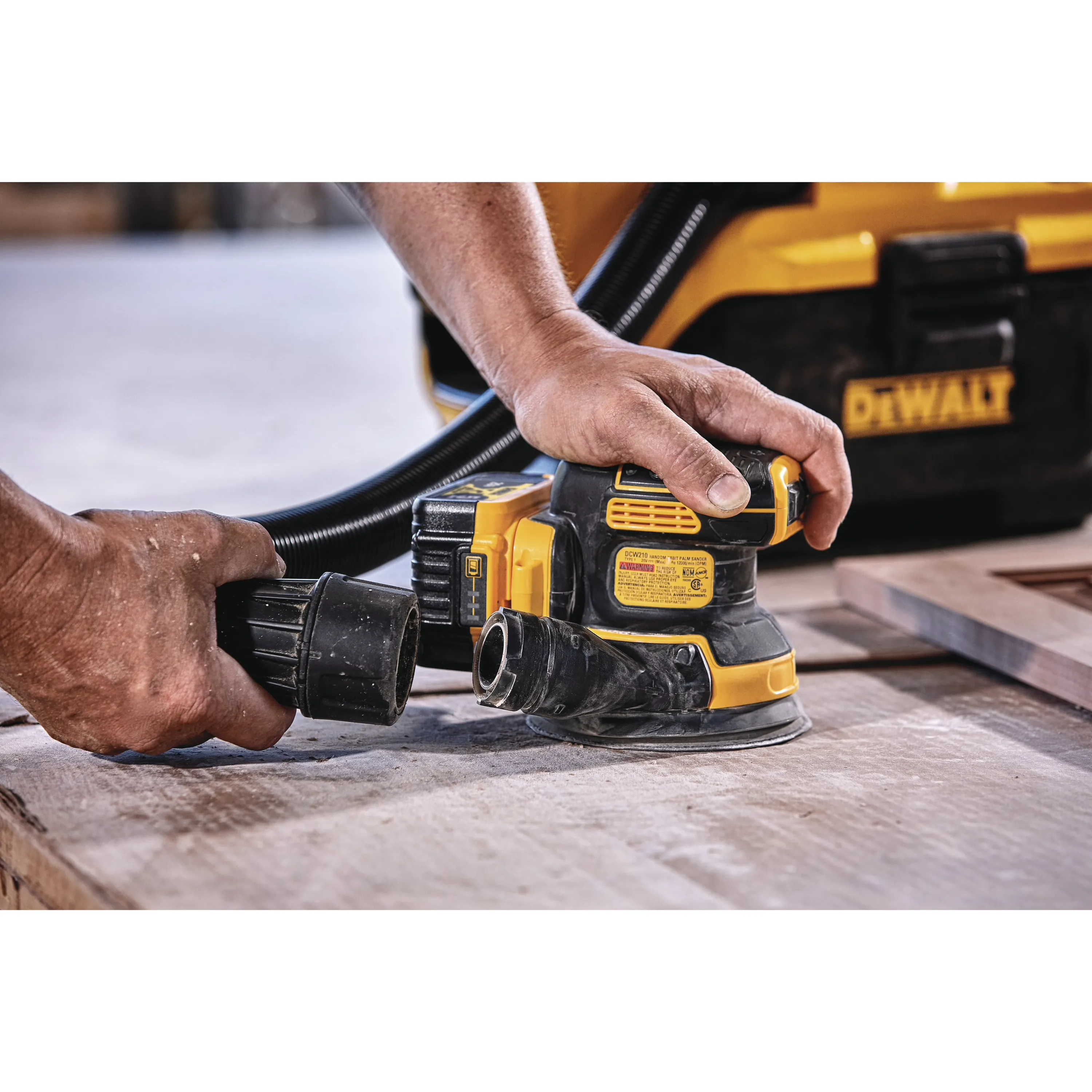 DeWalt DCW210B Cordless Sander