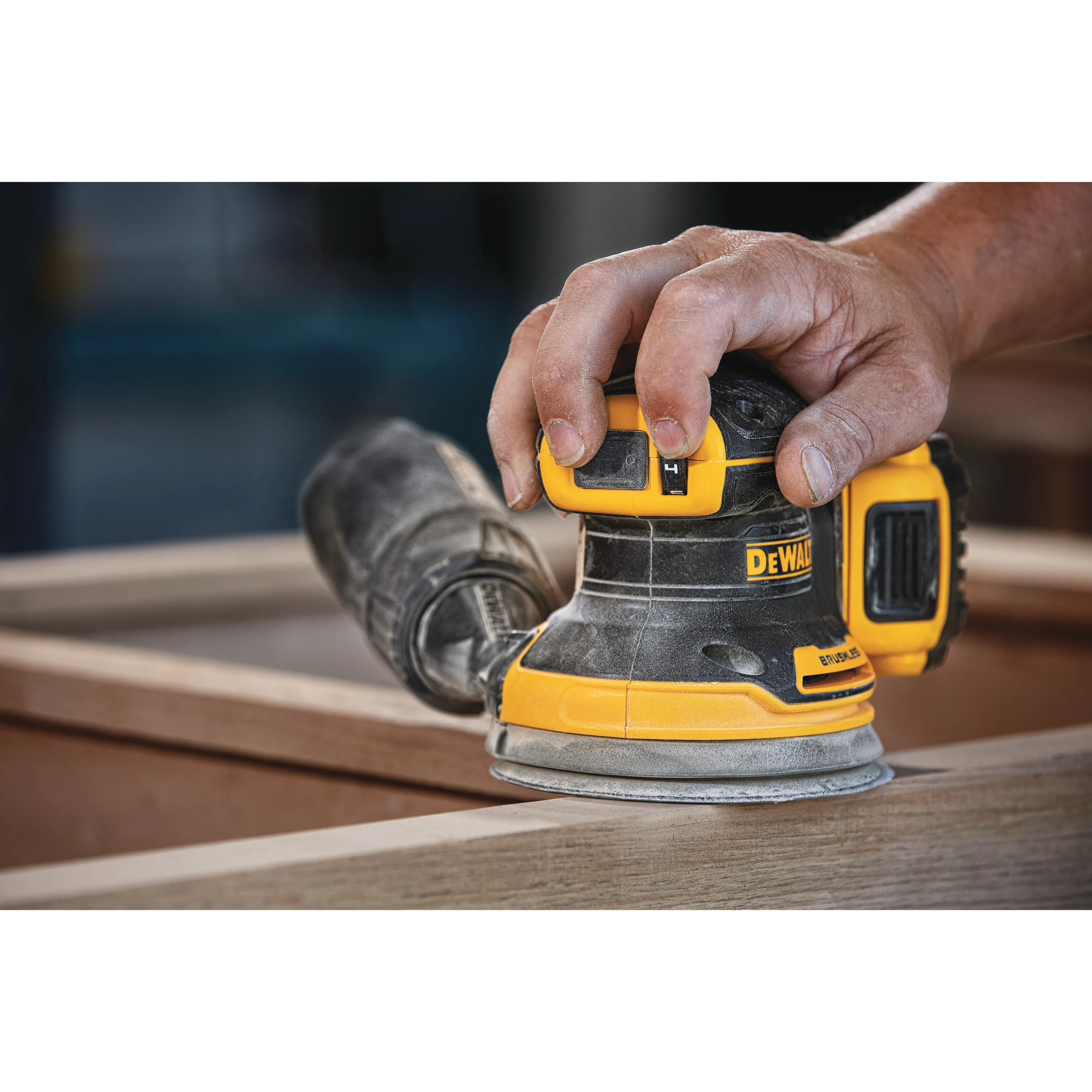 DeWalt DCW210B Cordless Sander