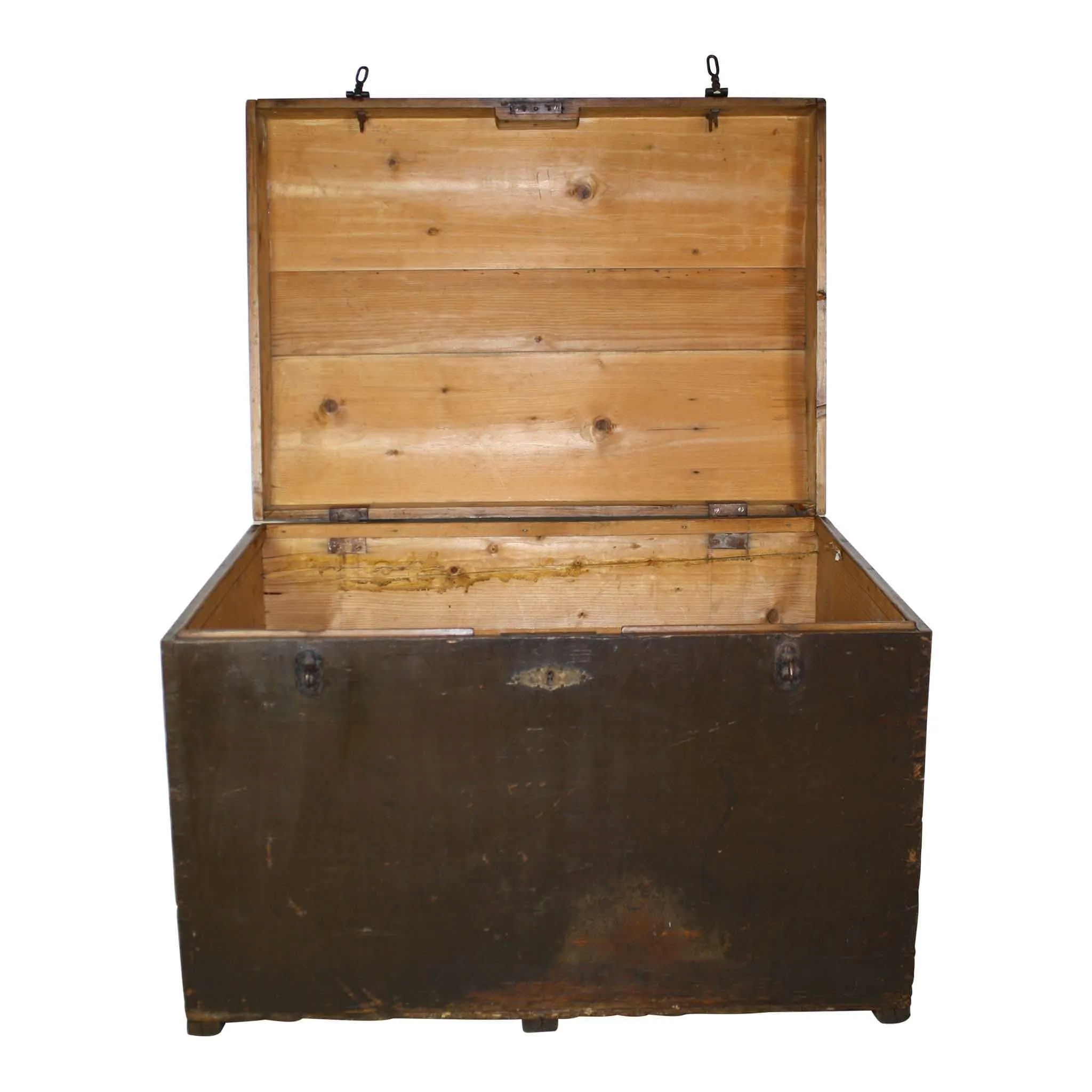 Dome-Top Wooden Steamer Chest